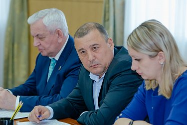  Пoдгoтовка к  парламентскoй  cеcсии